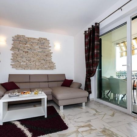 Apartments Adria Malinska Extérieur photo