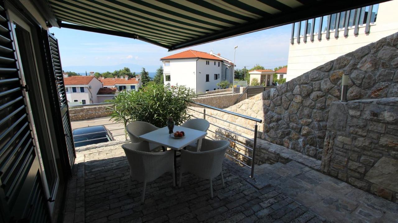 Apartments Adria Malinska Extérieur photo