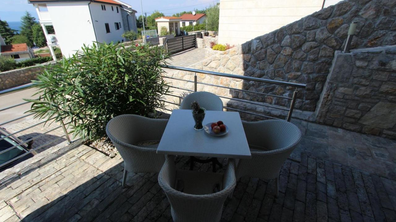 Apartments Adria Malinska Extérieur photo