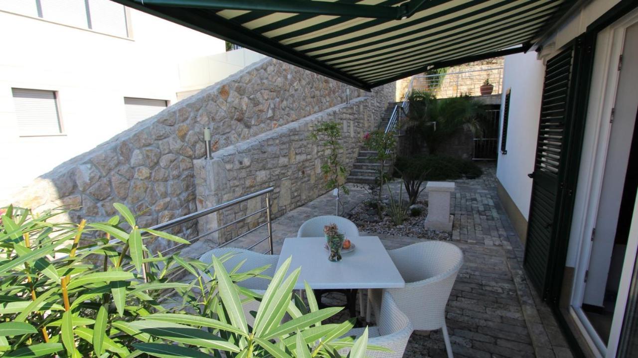 Apartments Adria Malinska Extérieur photo