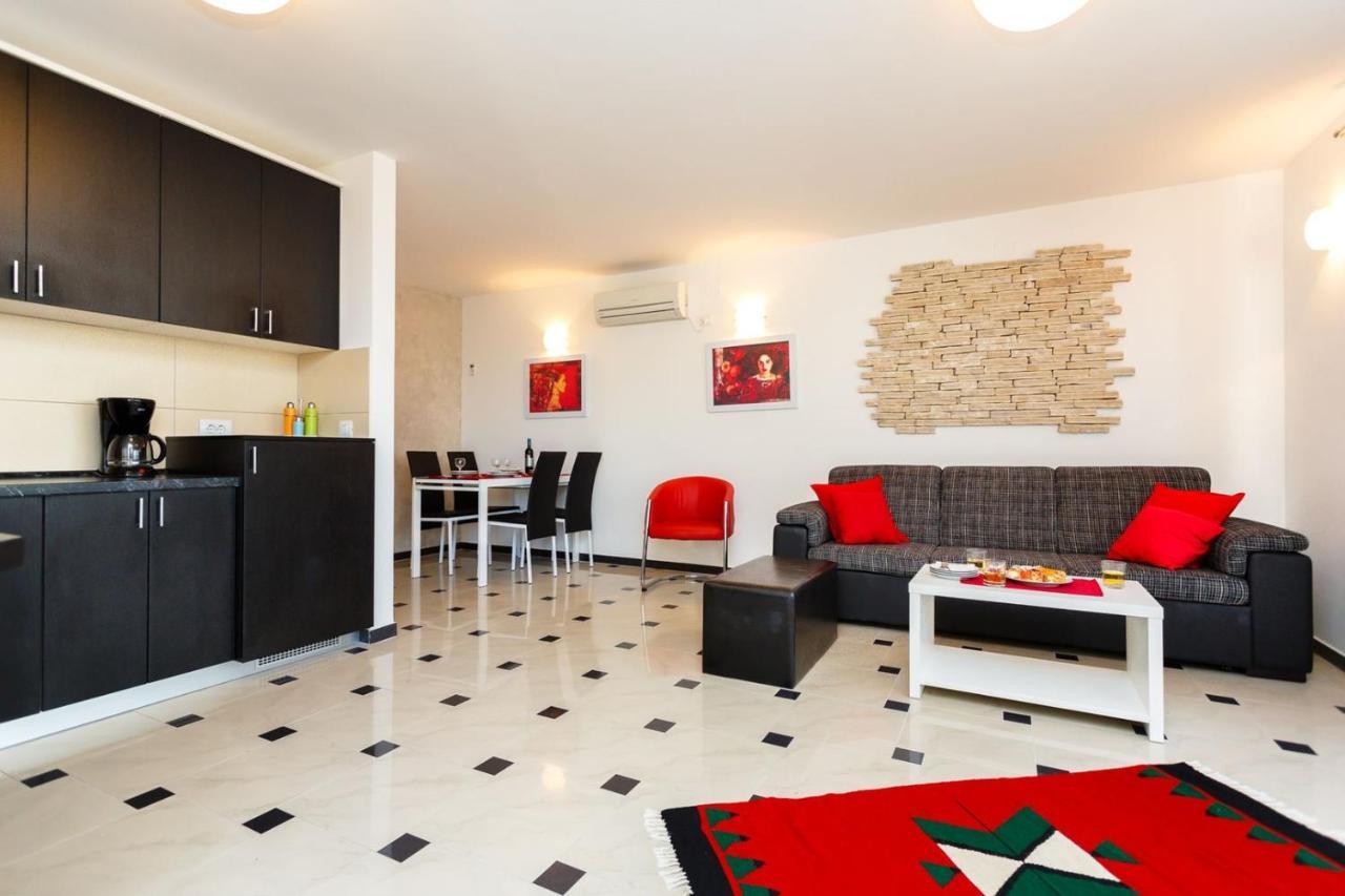 Apartments Adria Malinska Extérieur photo