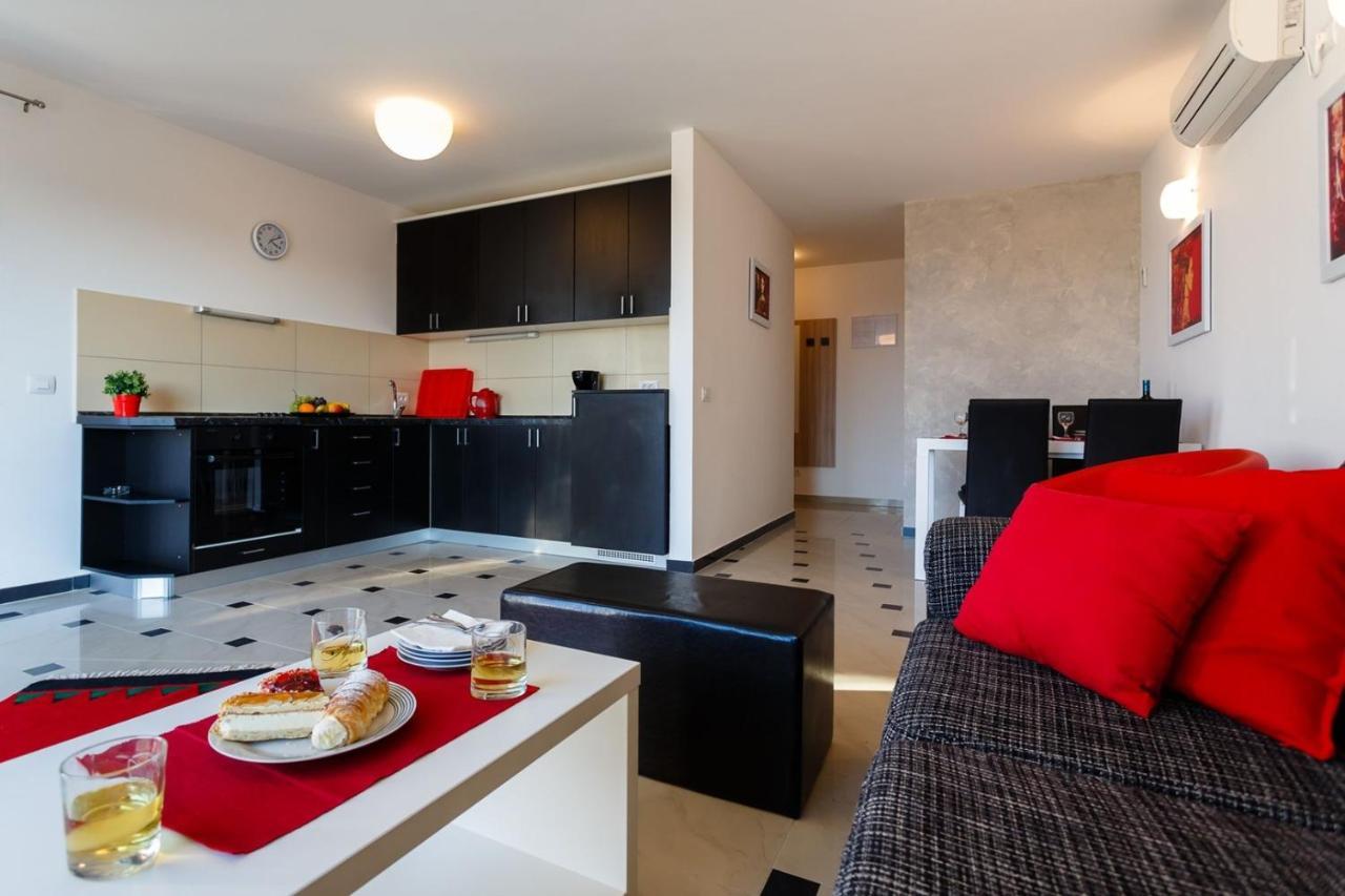 Apartments Adria Malinska Extérieur photo