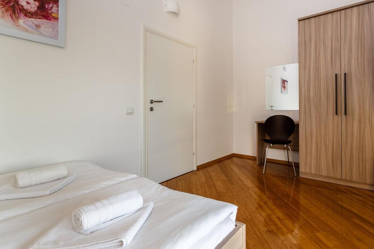 Apartments Adria Malinska Extérieur photo