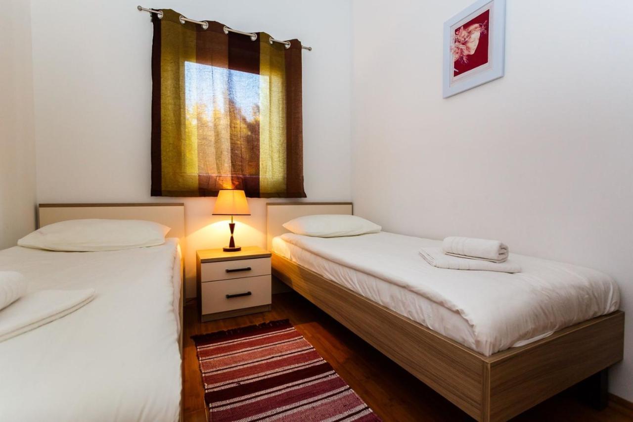 Apartments Adria Malinska Extérieur photo